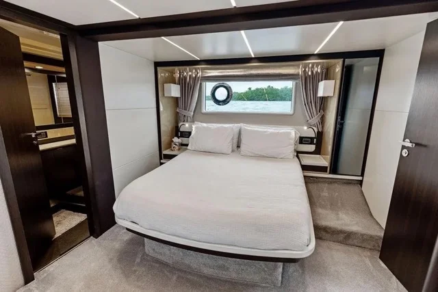 75ft Azimut “Le Grand Bleau” 💙 | Miami Luxury Yacht Charter — Free Hour 5 %Miami Yacht Rentals%