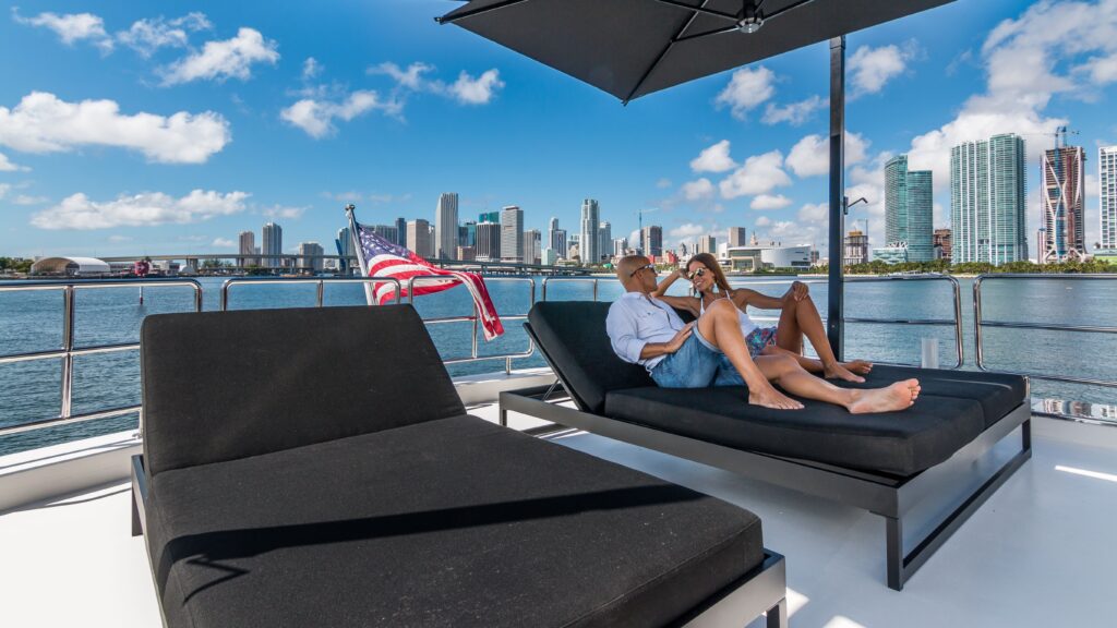 110ft Horizon “Nirvana” Mega Yacht Rental | Miami Beach 🌴 8 %Miami Yacht Rentals%