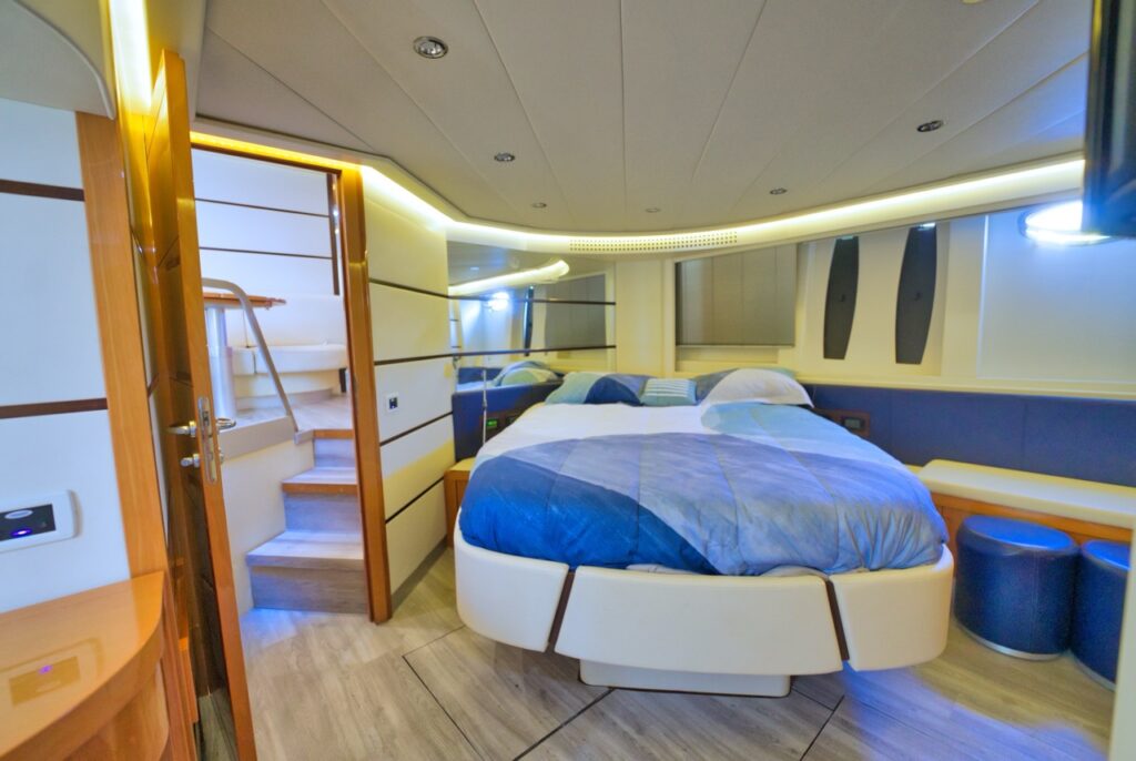 65ft Pershing “James Bond” – Feeling Yachty | Miami Yacht Rentals 12 %Miami Yacht Rentals%