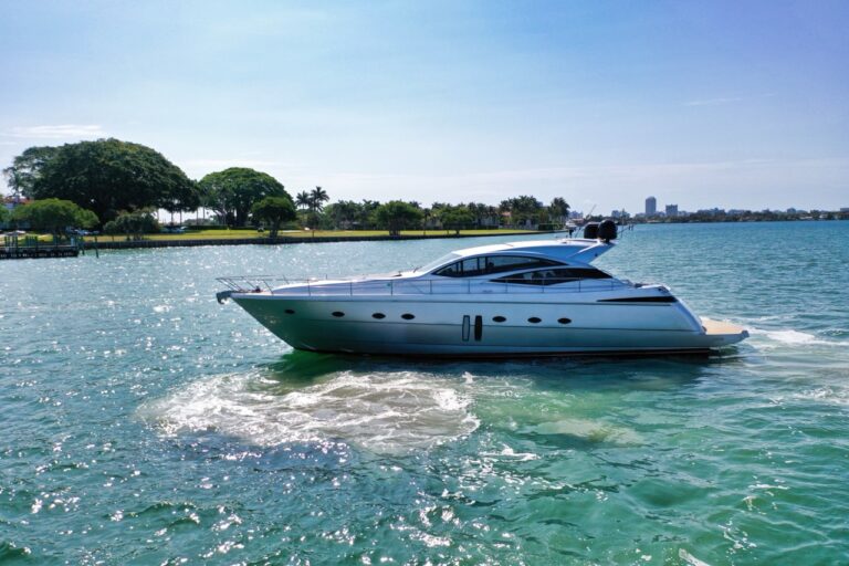Miami Yacht Party 🎉 Luxury Party Yachts for Rent 179 %Miami Yacht Rentals%