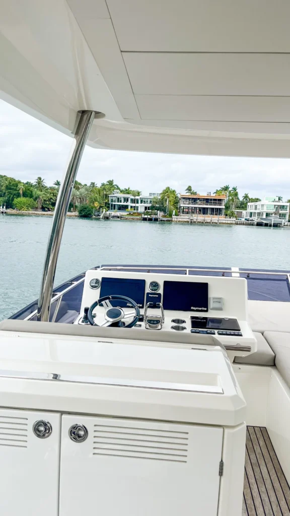 65ft Prestige “La Dolce Vita II” (2022) Alquiler de Yates - Venetian Marina 🔥 | Free Hour 8 %MAlquiler de yates en Miami%