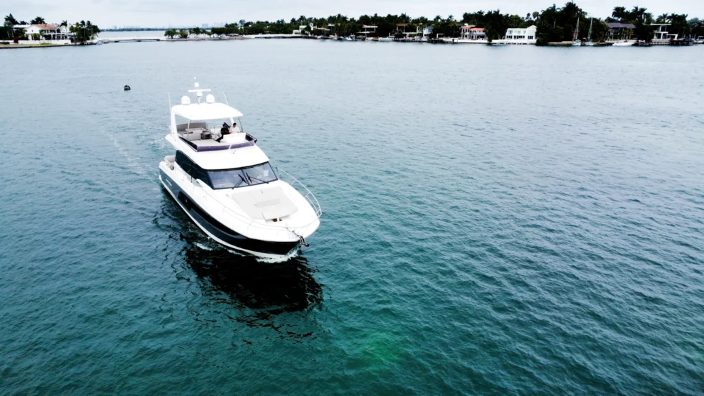 65ft Prestige “La Dolce Vita II” (2022) Alquiler de Yates - Venetian Marina 🔥 | Free Hour 2 %MAlquiler de yates en Miami%