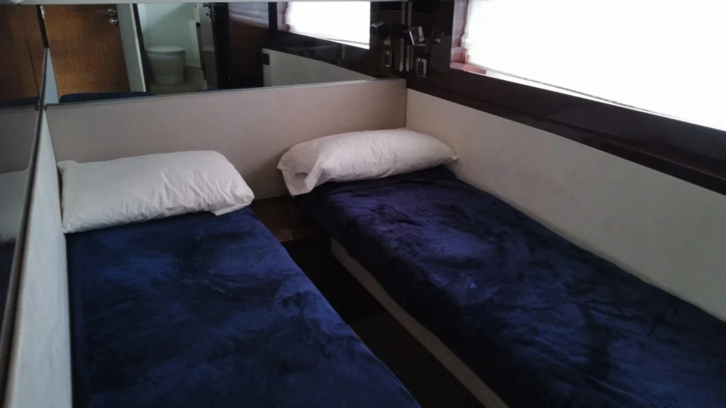 65ft Prestige “La Dolce Vita II” (2022) Alquiler de Yates - Venetian Marina 🔥 | Free Hour 3 %MAlquiler de yates en Miami%