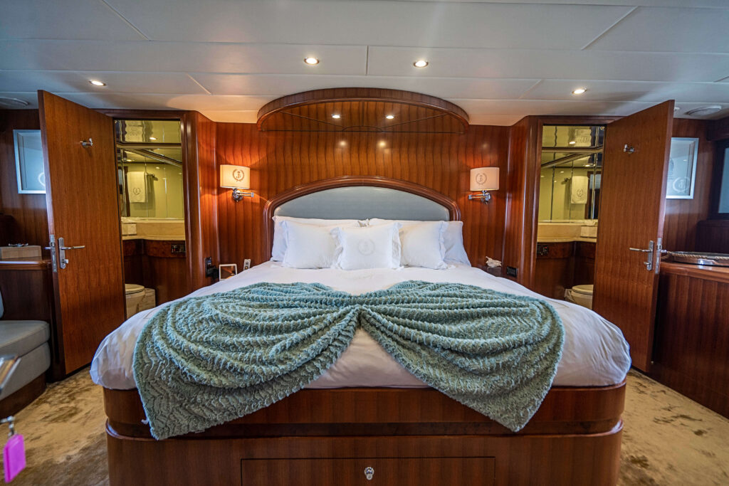 103ft Johnson Alquiler de Yates de Lujo | Miami Beach 🛥️ 7 %MAlquiler de yates en Miami%