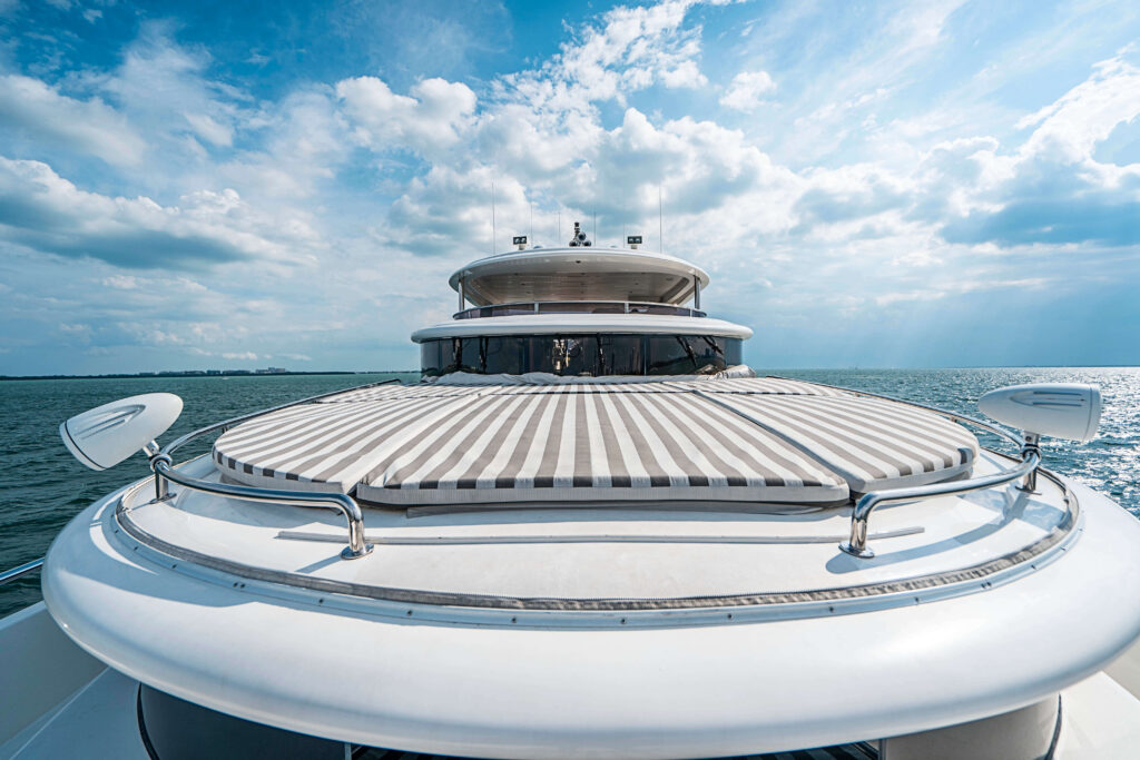 103 pies Yate de Lujo Johnson | Miami Beach 🛥️ 11 %MAlquiler de yates en Miami%