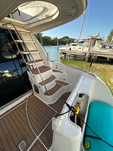 50ft Maxum “Miami Mistress” Alquiler de Yates 🥂 | Party Yacht Experience de $900 8 %MAlquiler de yates en Miami%
