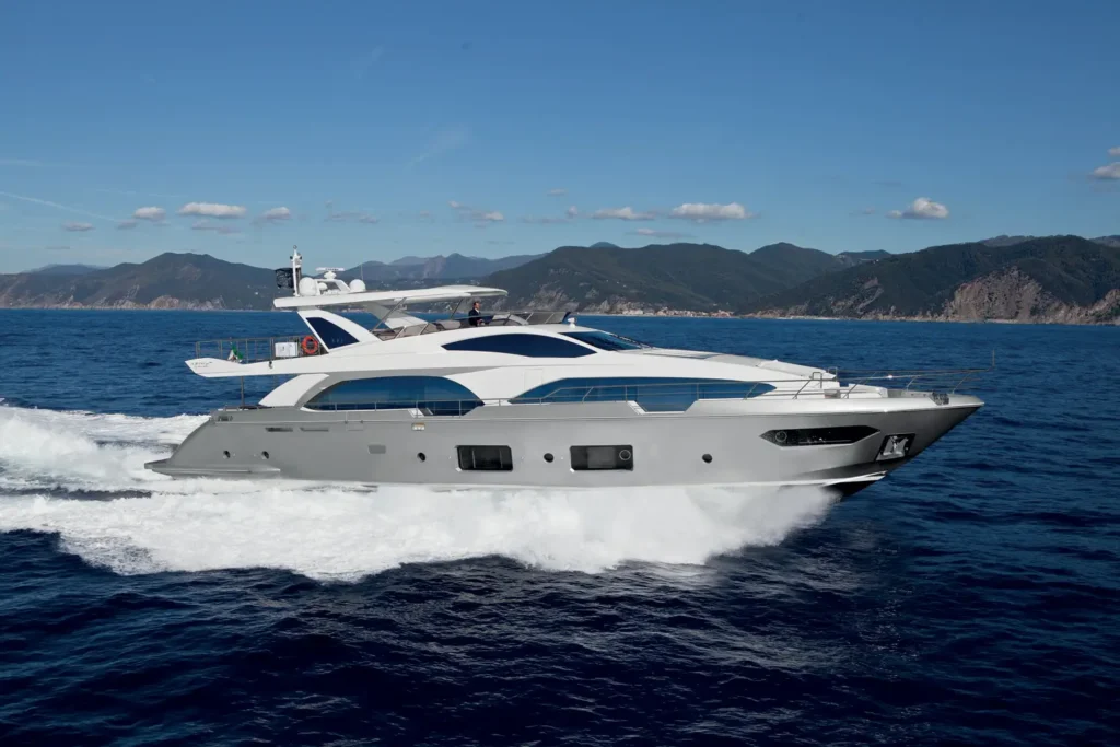 100ft Azimut – Luxury Yacht Charter | Turnberry Marina, Miami 4 %Miami Yacht Rentals%