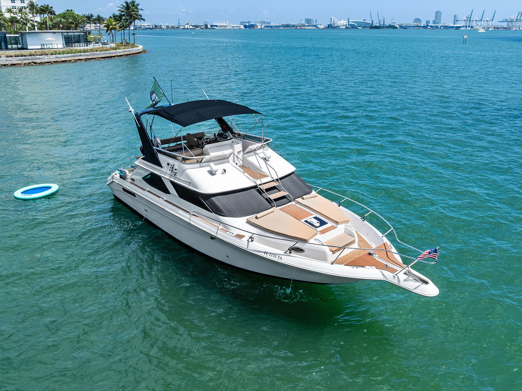 48ft Sea Ray Bridge Yacht Rental Miami 🌙 | 15 Guests • Commercial License 8 %Miami Yacht Rentals%