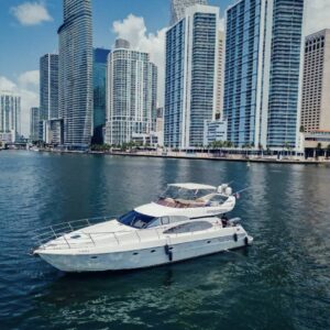 65ft Pershing “James Bond” – Luxury Yacht Charter | Miami | Feeling Yachty