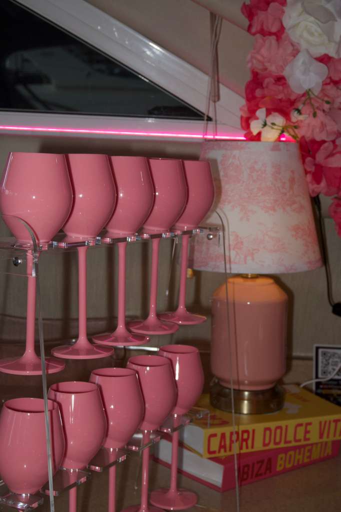 HORIZON Pink Miami Yacht Charter | Luxury Pink Yacht Rental 12 %Miami Yacht Rentals%
